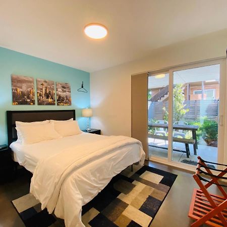 Modern Ballard Townhouse - 92 Walkscore & Rooftop! Сіетл Екстер'єр фото