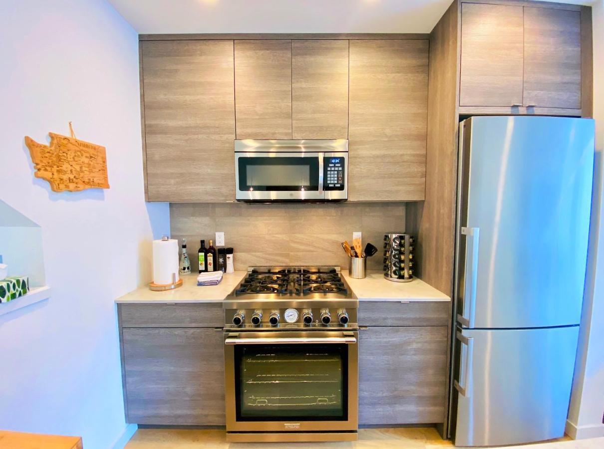 Modern Ballard Townhouse - 92 Walkscore & Rooftop! Сіетл Екстер'єр фото