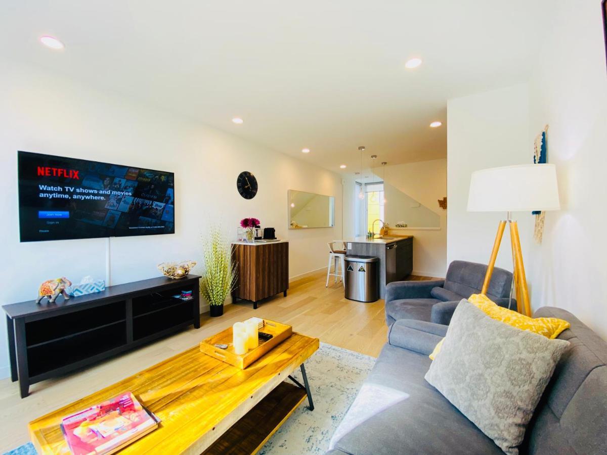Modern Ballard Townhouse - 92 Walkscore & Rooftop! Сіетл Екстер'єр фото